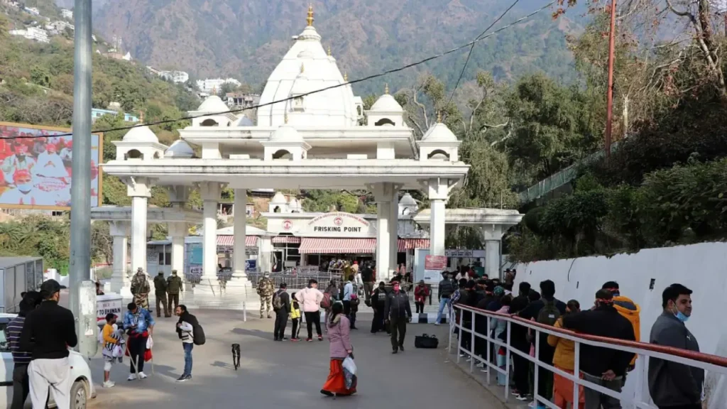 Vaishno_Devi_katra entrance-12